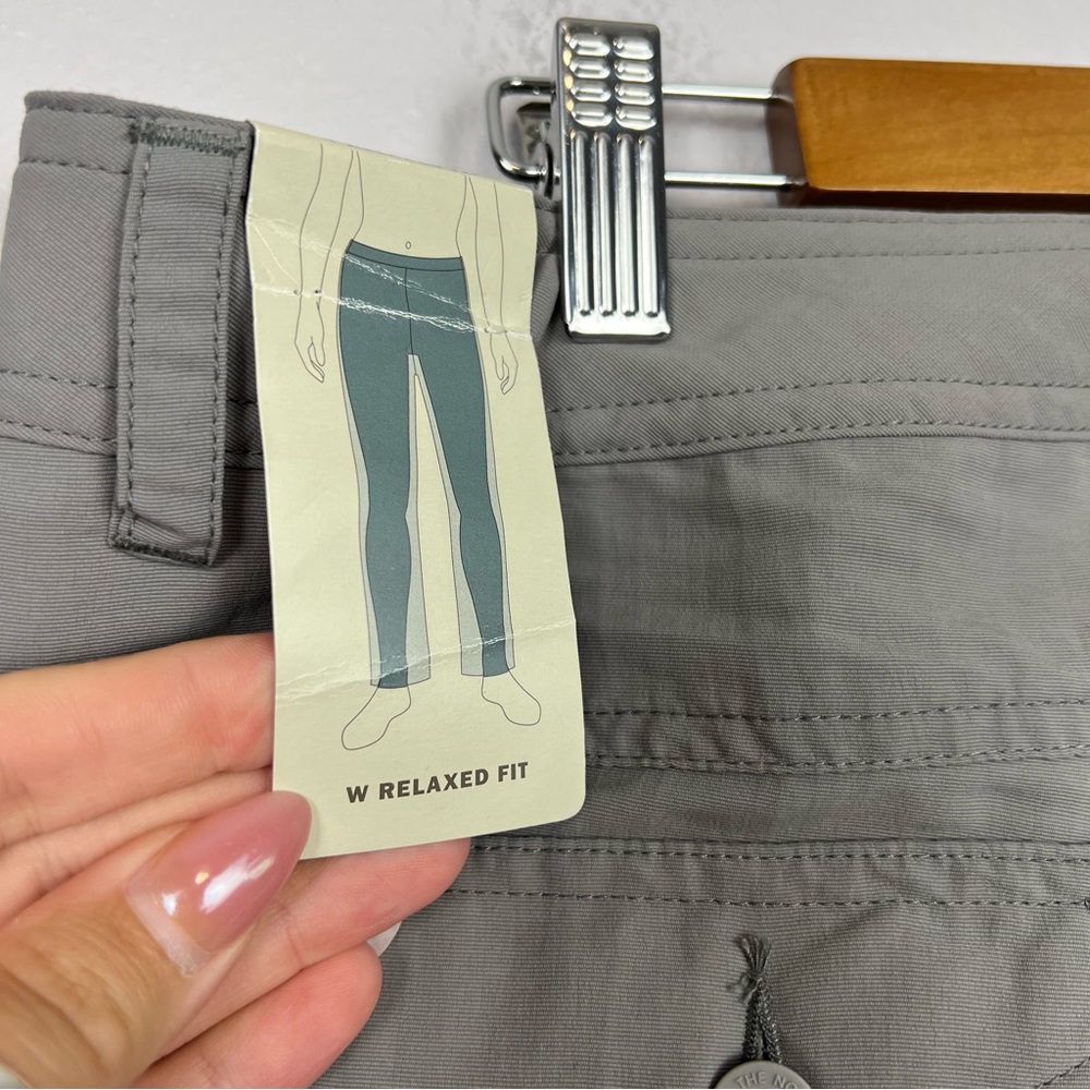 NWT North Face Paramount Raven Shorts - Size 14 - Picture 3 of 8
